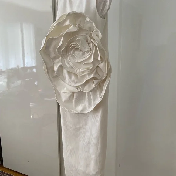 HUISHAN ZHANG Aphrodite Flower Appliqué Sleeveless Column Dress - Picture 5 of 6